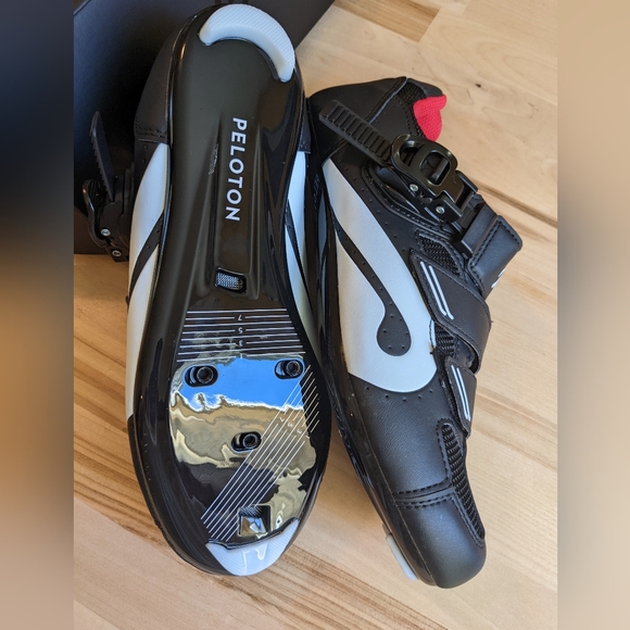 New Pelotón cycling shoes size 40 - Picture 3 of 4